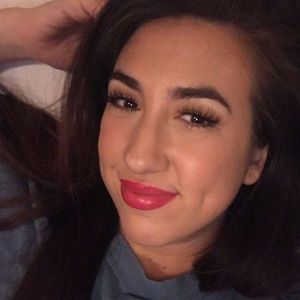 Meet your Posher, Caitlin